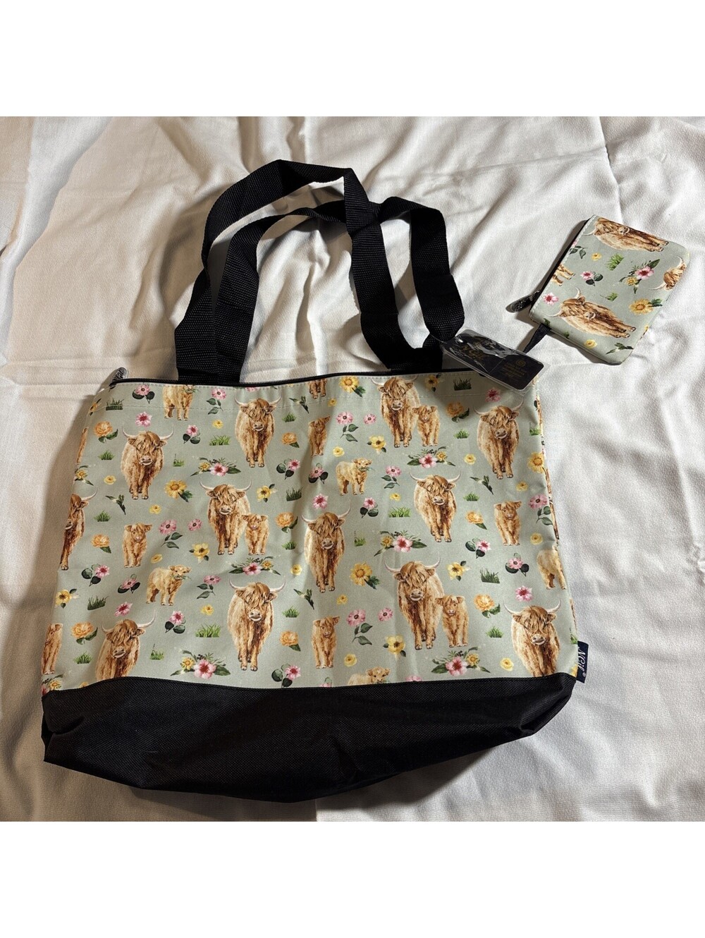 NGIL - Highland Cow And Flowers -Canvas Tote Bag - NWT Also Small Attached Bag